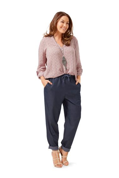 BD6678 Women's Trousers Sewing Pattern from Jaycotts Sewing Supplies