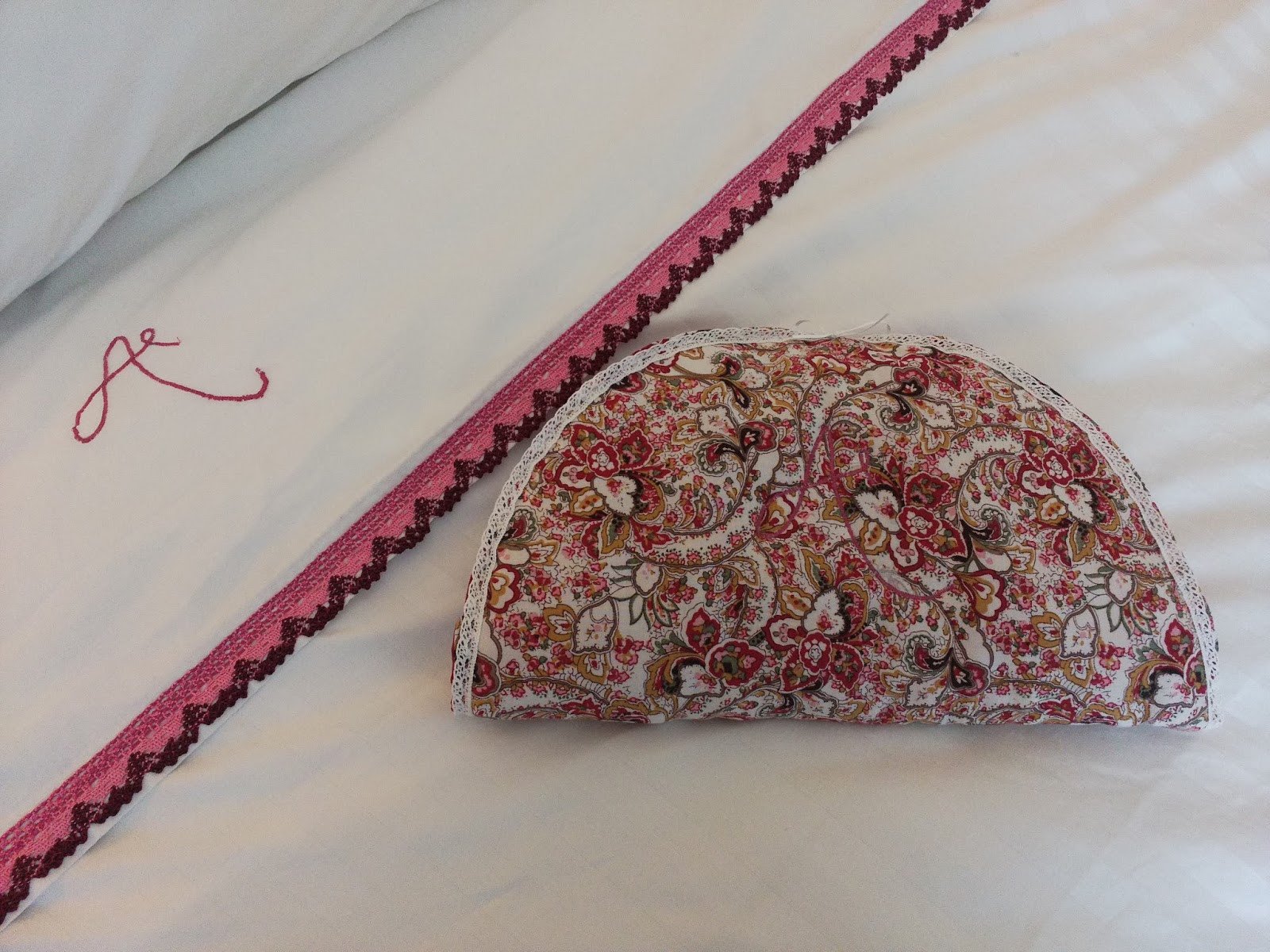 A pretty lingerie bag to give or keep