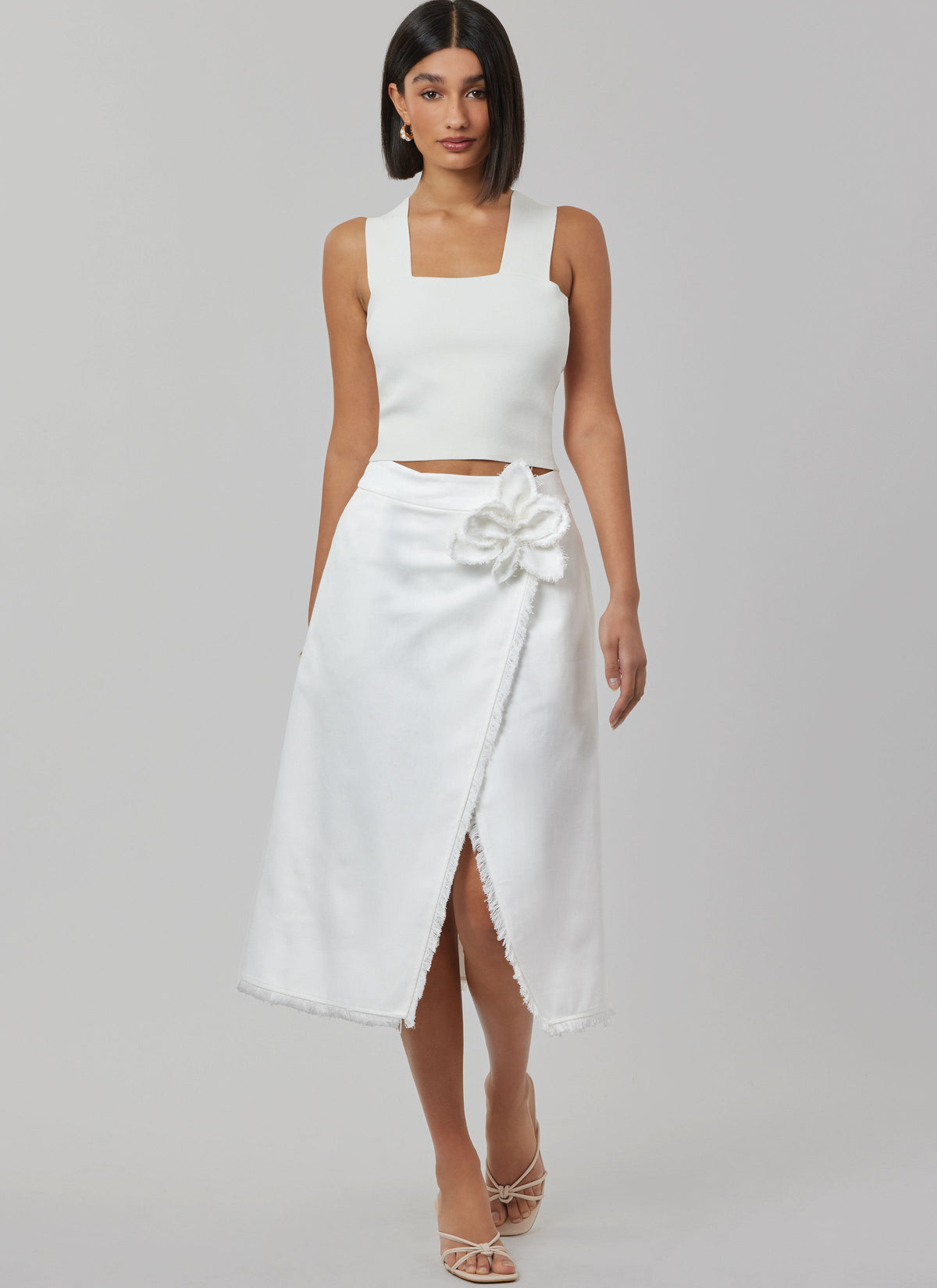 Misses' Wrap Skirts with Detachable 3D Flower Simplicty sewing