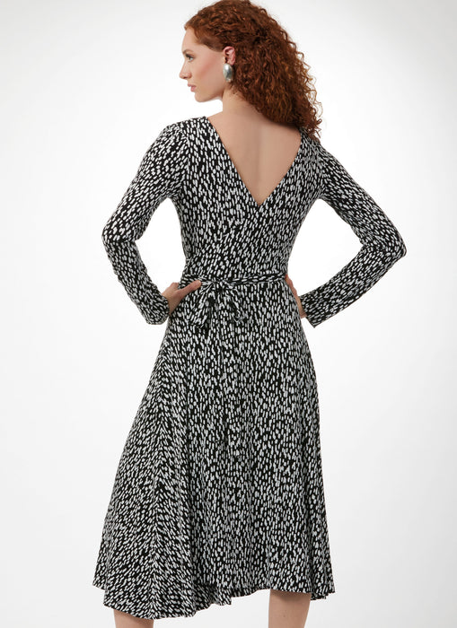 Vogue Sewing Pattern 2060 Wrap Dress by Diane Von Furstenberg from Jaycotts Sewing Supplies