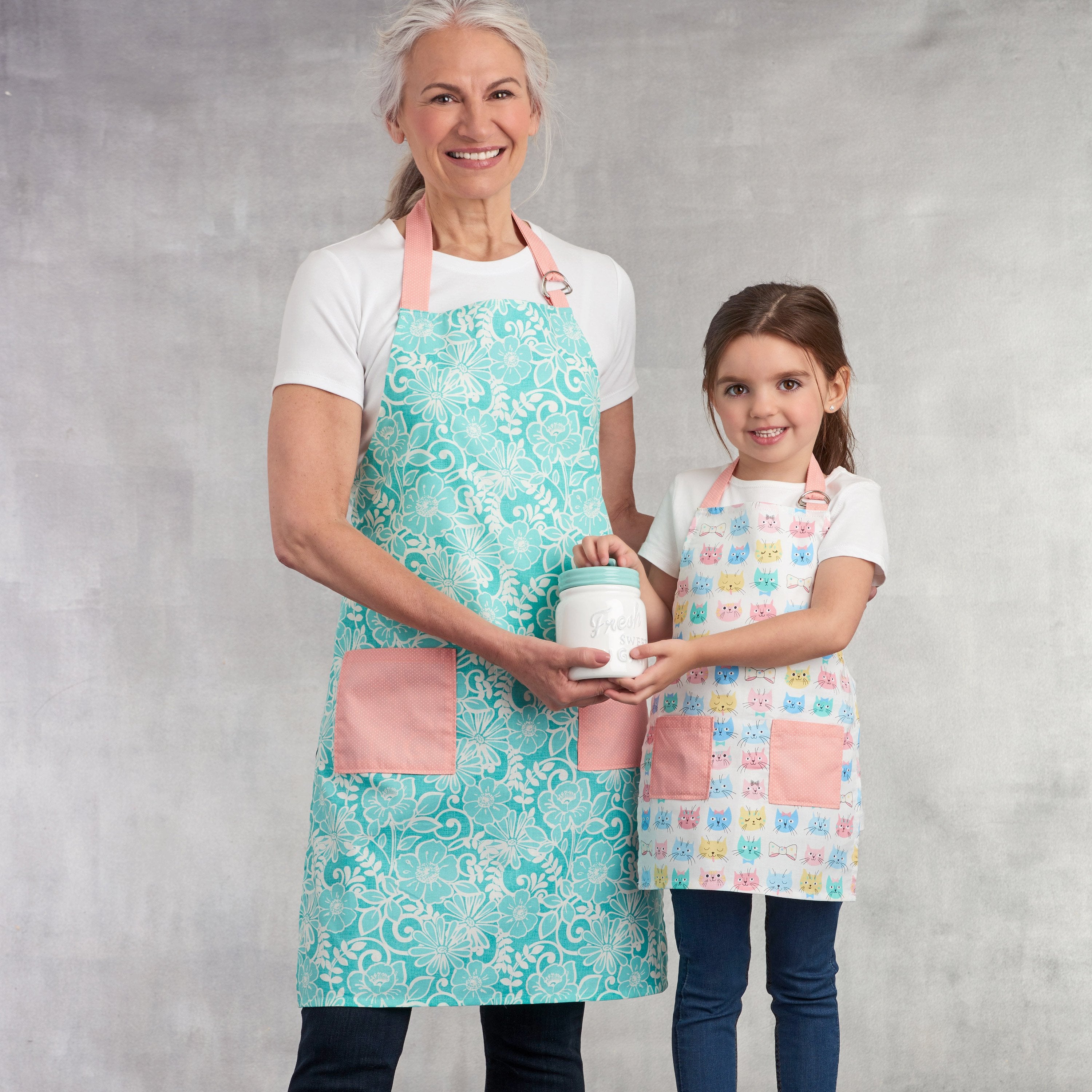 Simplicity Sewing Pattern 9411 Children's and Misses' Aprons from Jaycotts Sewing Supplies