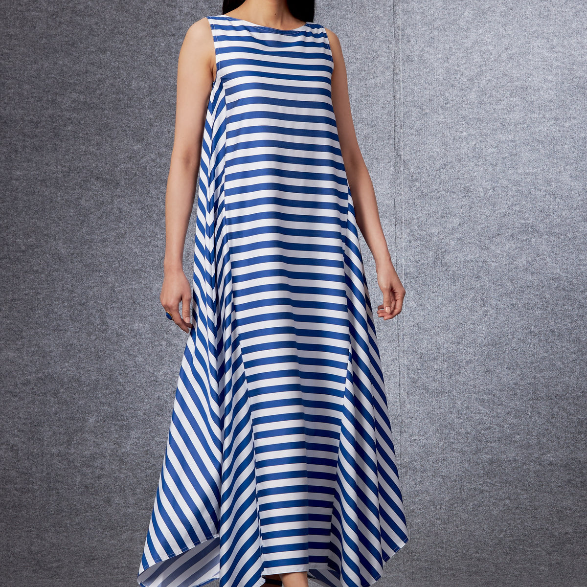 Vogue 1691 Dress Sewing Pattern — jaycotts.co.uk Sewing Supplies