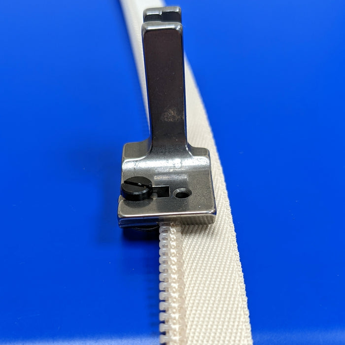 Zip Guide Foot Concealed Zip Foot - Universal Adjustable Type — jaycotts.co.uk ...